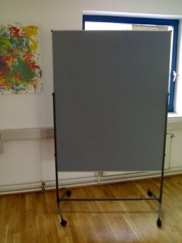 Pinnwand, doppelseitig, im Hoch- und Querformat verwendbar, Tafel: 150 x 120 cm, ohne Pinns