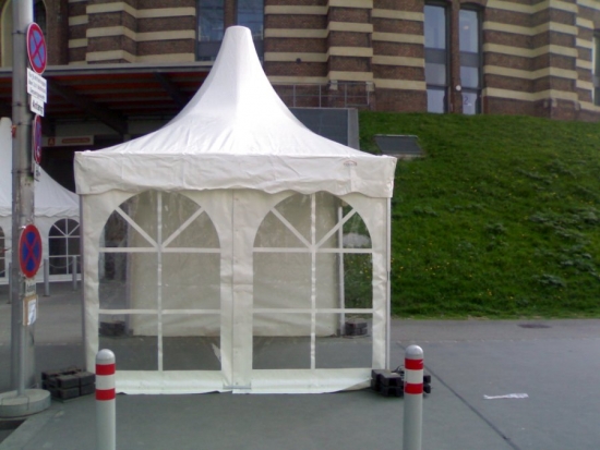 Spitzpagode - Ma�e: 3 x 3 m - Seitenh�he: 3 m - Firsth�he: 5,34 m