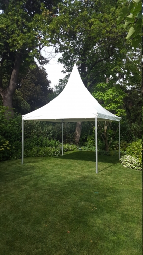 Spitzpagode - Ma�e: 4 x 4 m