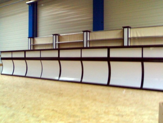 Bar mit LED-Beleuchtung und Plexifront, 2 lfm inkl. Gl�serregal