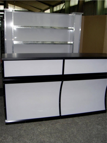 Bar mit LED-Beleuchtung und Plexifront, 2 lfm inkl. Gl�serregal