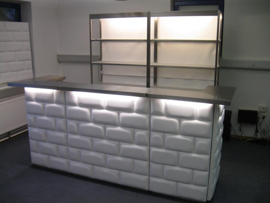 Nirobar, Element mit wei�er Lederfront im Ziegelmuster und LED-Beleuchtung, 100 cm