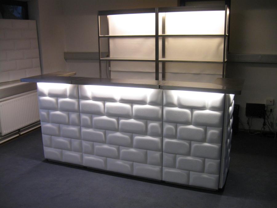 Nirobar, Element mit wei�er Lederfront im Ziegelmuster und LED-Beleuchtung, 100 cm