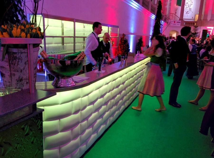 Nirobar, Element mit wei�er Lederfront im Ziegelmuster und LED-Beleuchtung, 100 cm