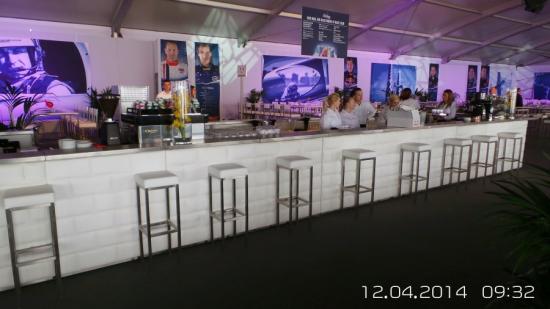 Nirobar, Element mit wei�er Lederfront im Ziegelmuster und LED-Beleuchtung, 100 cm