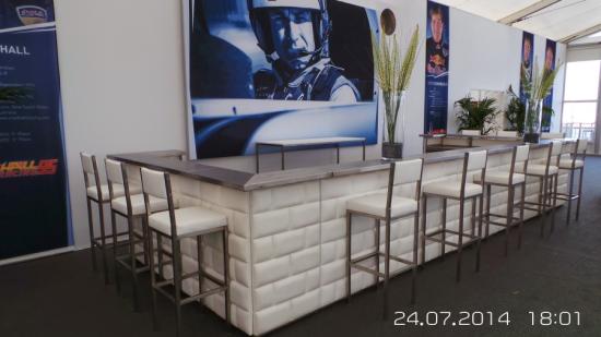 Nirobar, Element mit wei�er Lederfront im Ziegelmuster und LED-Beleuchtung, 100 cm