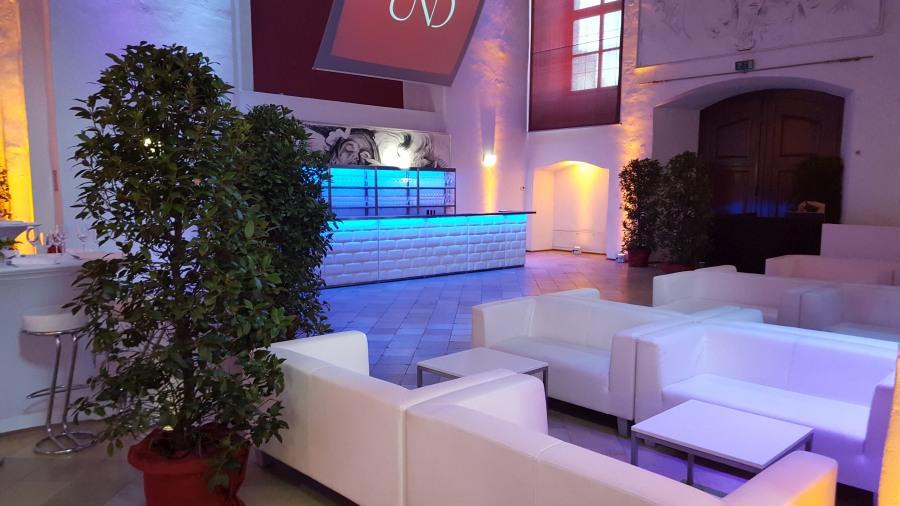 Nirobar, Element mit wei�er Lederfront im Ziegelmuster und LED-Beleuchtung, 100 cm