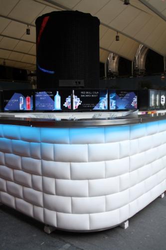 Nirobar, Element mit wei�er Lederfront im Ziegelmuster und LED-Beleuchtung, 100 cm