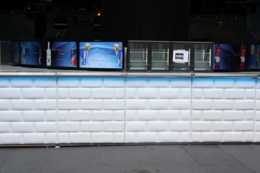 Nirobar, Element mit wei�er Lederfront im Ziegelmuster und LED-Beleuchtung, 100 cm