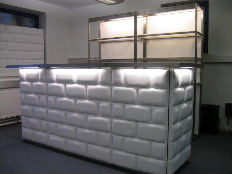 Nirobar, Element mit wei�er Lederfront im Ziegelmuster und LED-Beleuchtung, 100 cm