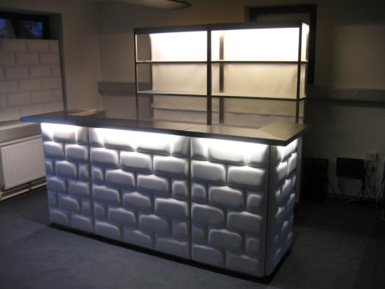 Nirobar, Element mit wei�er Lederfront im Ziegelmuster und LED-Beleuchtung, 100 cm