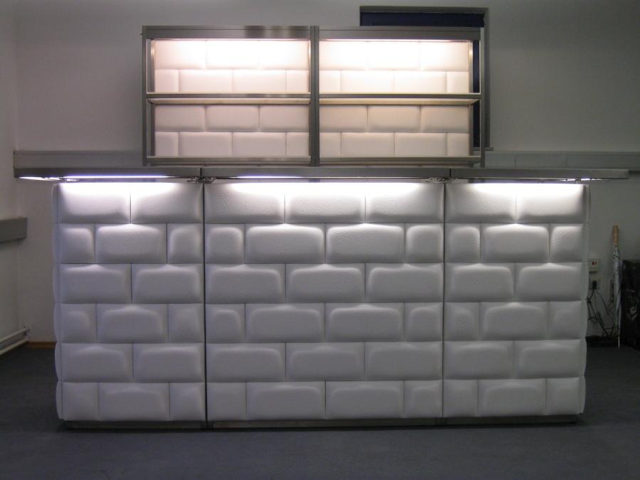 Nirobar, Element mit wei�er Lederfront im Ziegelmuster und LED-Beleuchtung, 100 cm