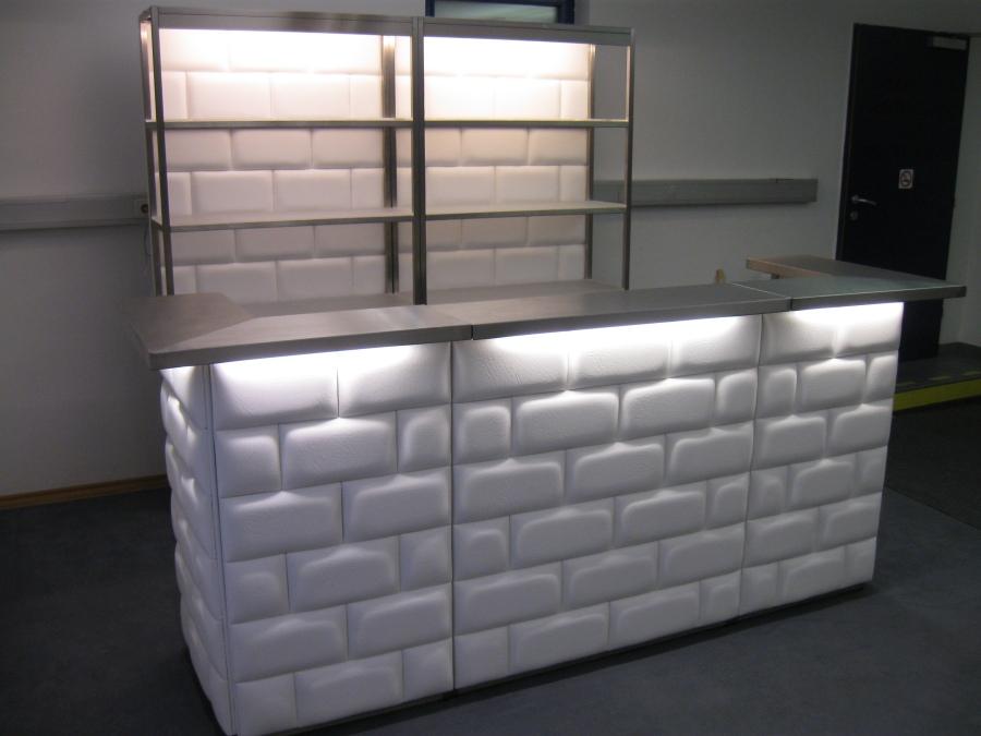 Nirobar, Element mit wei�er Lederfront im Ziegelmuster und LED-Beleuchtung, 100 cm