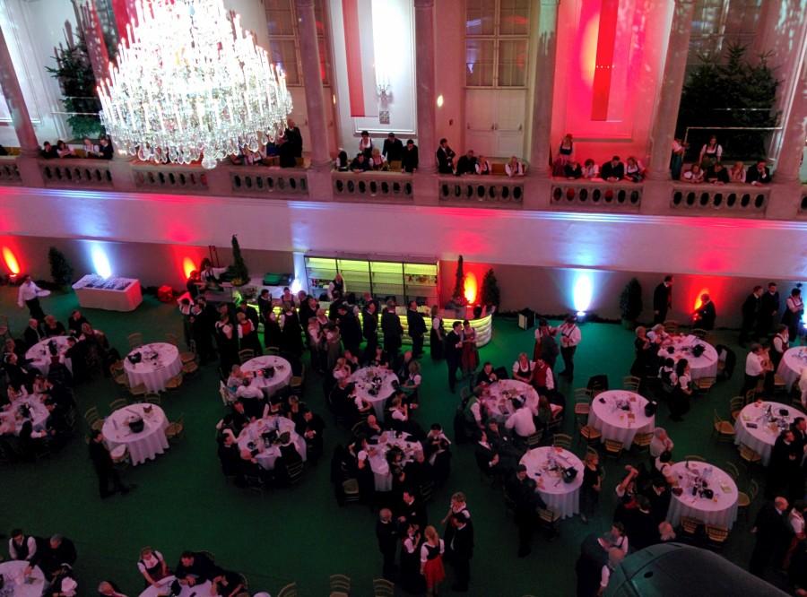 Nirobar, Element mit wei�er Lederfront im Ziegelmuster und LED-Beleuchtung, 100 cm