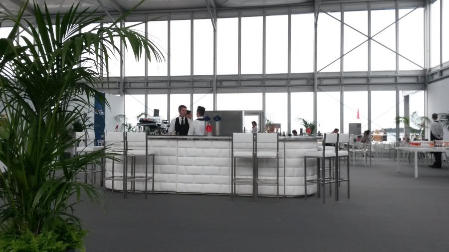 Nirobar - Element: Rundung / Abschluss - Front: Ziegelmuster - Farbe: wei� - Top: Niro