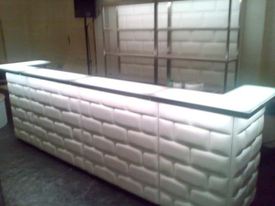 Nirobar - Element: Ecke / Abschluss - Front: Ziegelmuster - Farbe: wei� - Top: Plexiglas mit Beleuchtung
