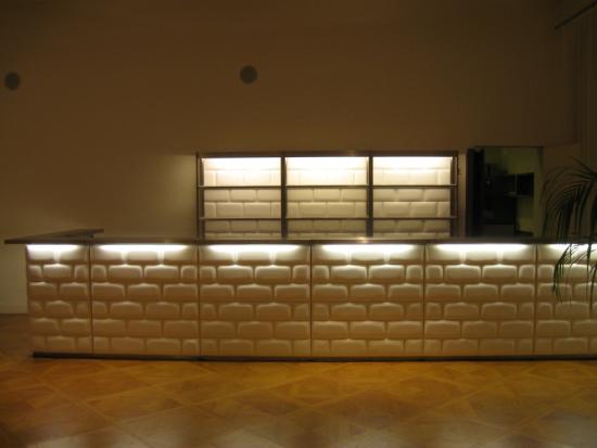Nirobar - Element: Regal - Stil: Ziegelmuster, wei�