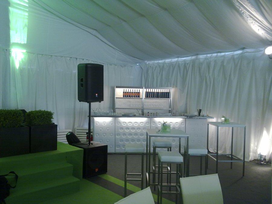 Nirobar - Element: Ecke / Abschluss - Front: Knopfmuster - Farbe: wei� - Top: Niro