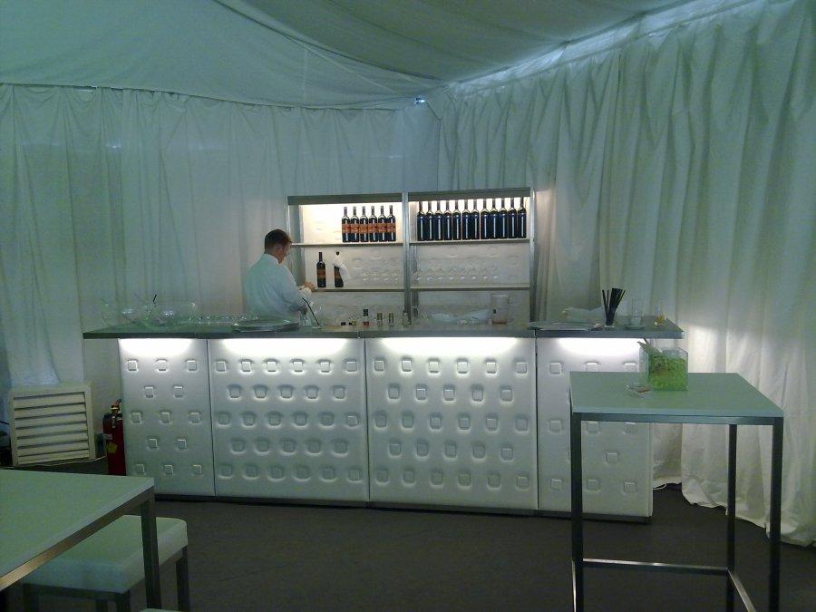 Nirobar - Element: Ecke / Abschluss - Front: Knopfmuster - Farbe: wei� - Top: Niro