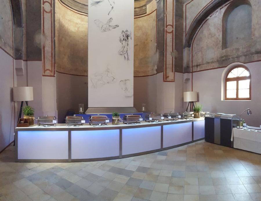 Nirobuffet mit LED beleuchteter Plexifront und wei�er Deckplatte, 150 cm