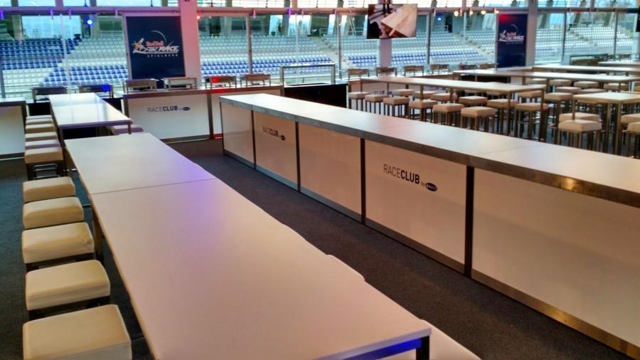 Nirobuffet mit LED beleuchteter Plexifront und wei�er Deckplatte, 150 cm