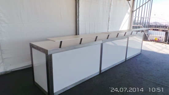 Nirobar, Element mit LED beleuchteter Plexifront und wei�er Deckplatte, 150 cm