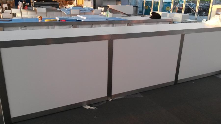 Empfangspult, Niro, mit wei�er Front & Deckplatte, 150 cm breit