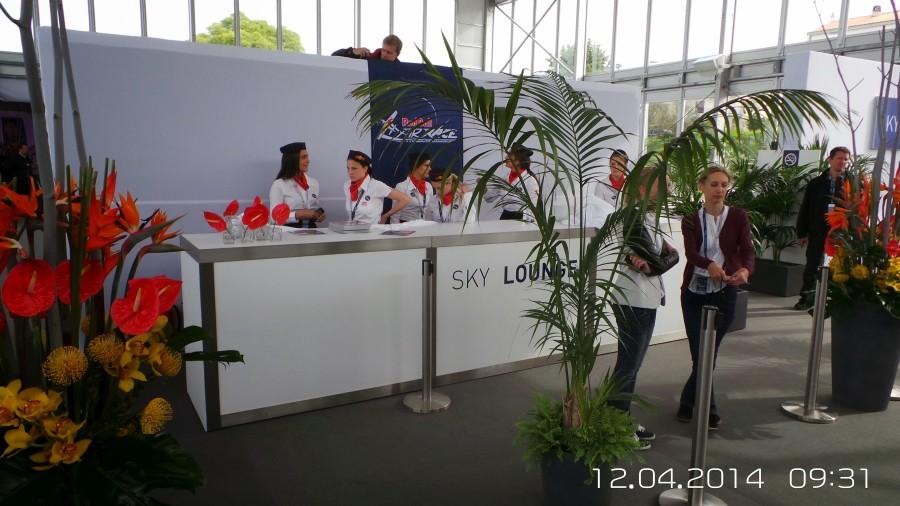 Empfangspult, Niro, mit wei�er Front & Deckplatte, 150 cm breit