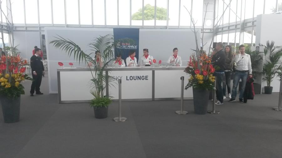 Empfangspult, Niro, mit wei�er Front & Deckplatte, 150 cm breit