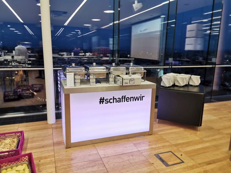 Empfangspult, 150 cm - Front: Beleuchtung - Top: wei�