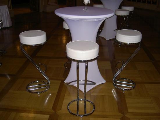 Husse & Haube f�r runden Stehtisch - Farbe: wei�