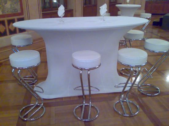 Husse & Haube f�r Stehtisch, oval - Farbe: wei�