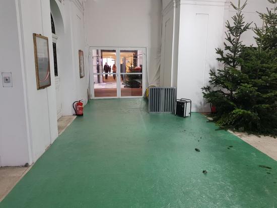 Ausblaskasten f�r die Warmluft
