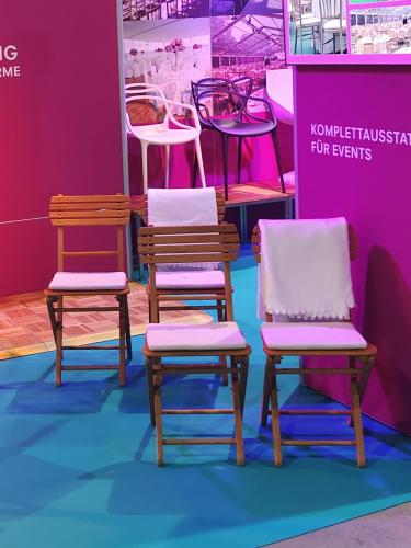 Gartenholzstuhl, Esche, braun lasiert